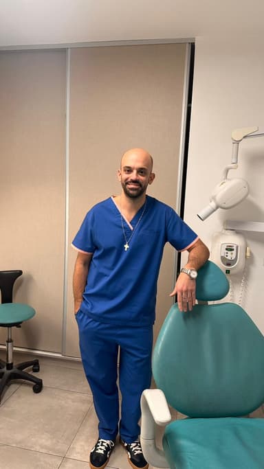 Dr. Diego Figueiras – Implantología